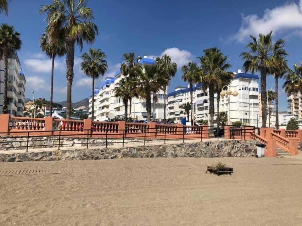 Luxury Beachfront Apartment In Benalmadena Costa Екстериор снимка