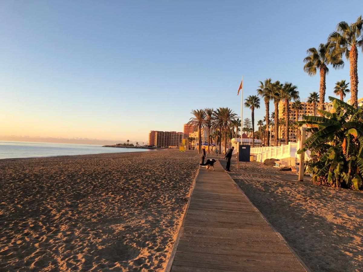 Luxury Beachfront Apartment In Benalmadena Costa Екстериор снимка