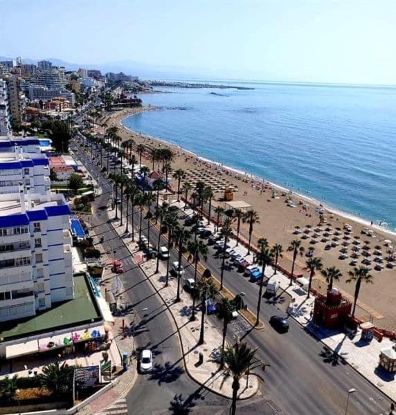 Luxury Beachfront Apartment In Benalmadena Costa Екстериор снимка