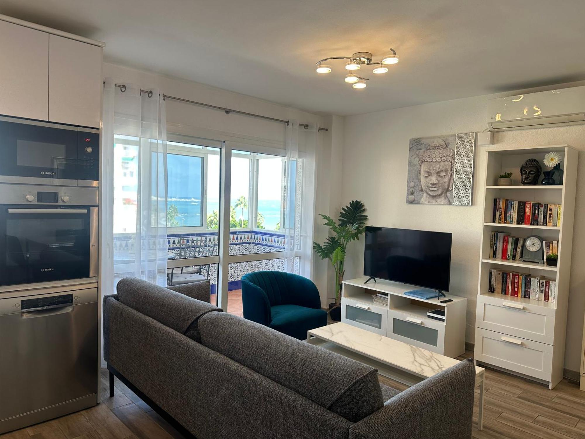 Luxury Beachfront Apartment In Benalmadena Costa Екстериор снимка