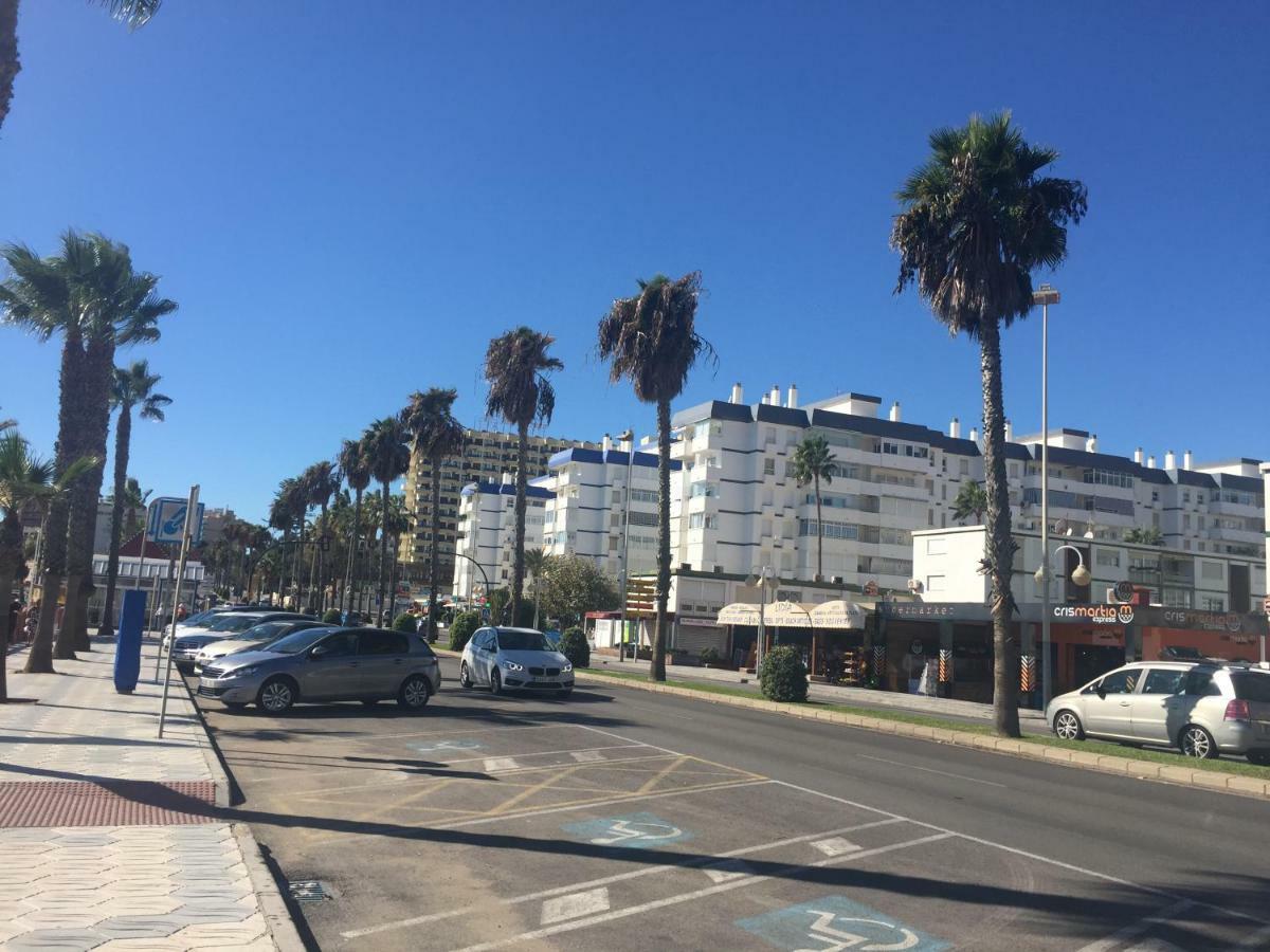 Luxury Beachfront Apartment In Benalmadena Costa Екстериор снимка