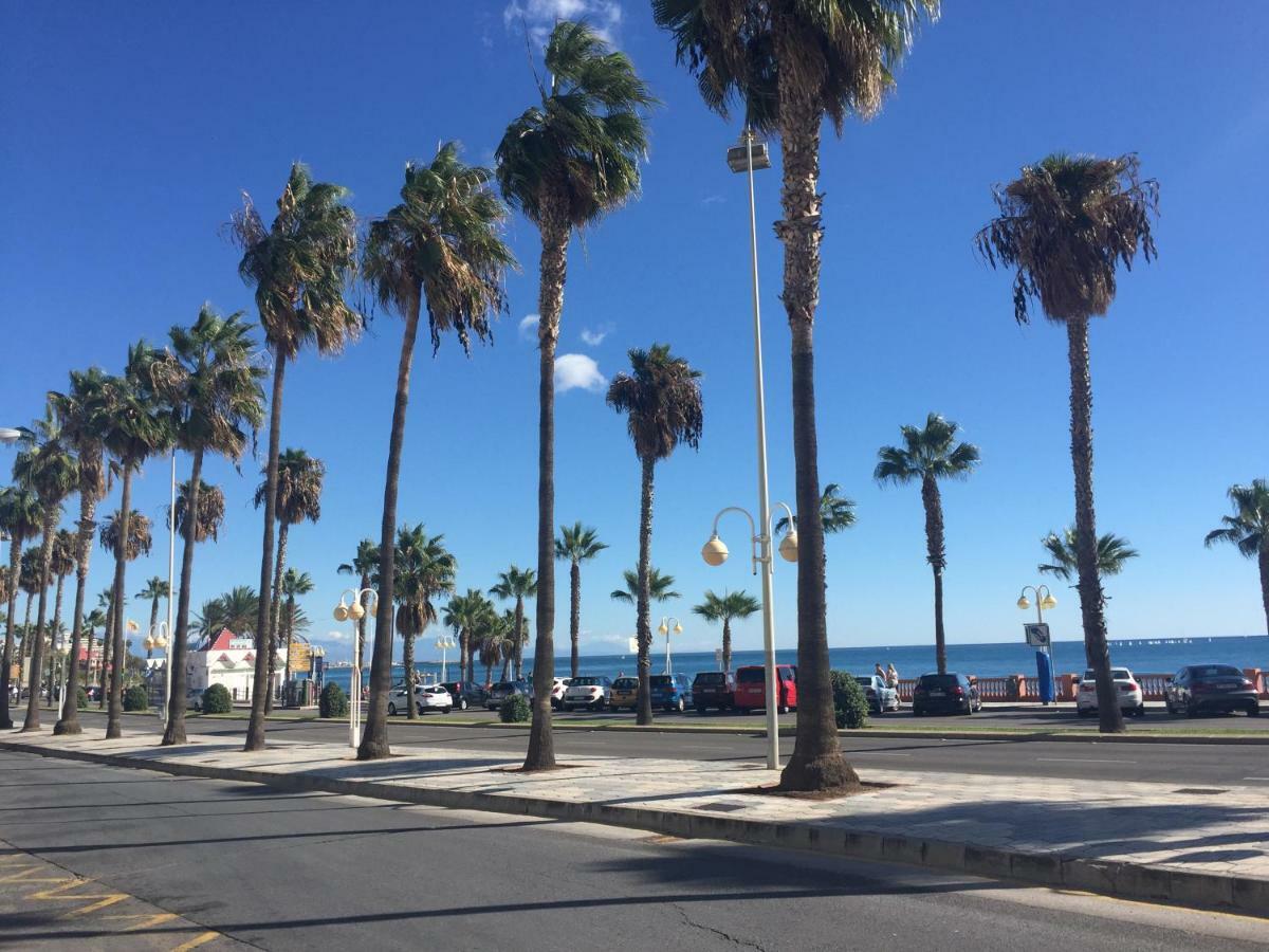 Luxury Beachfront Apartment In Benalmadena Costa Екстериор снимка