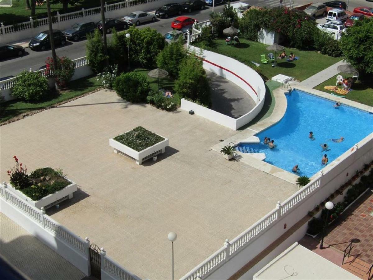 Luxury Beachfront Apartment In Benalmadena Costa Екстериор снимка