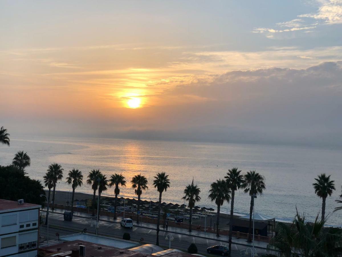 Luxury Beachfront Apartment In Benalmadena Costa Екстериор снимка