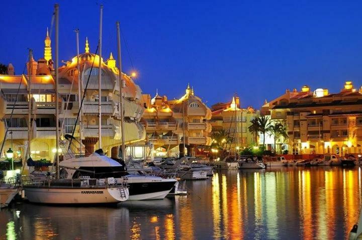 Luxury Beachfront Apartment In Benalmadena Costa Екстериор снимка
