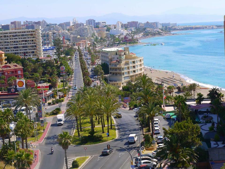 Luxury Beachfront Apartment In Benalmadena Costa Екстериор снимка